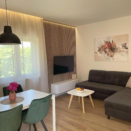 Penny Epetium Appartement Stobreč Buitenkant foto