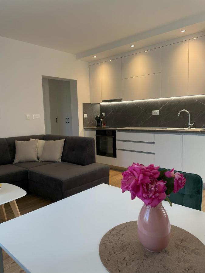 Penny Epetium Appartement Stobreč Buitenkant foto
