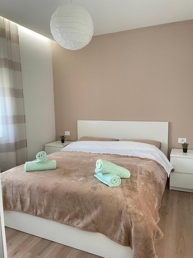Penny Epetium Appartement Stobreč Buitenkant foto