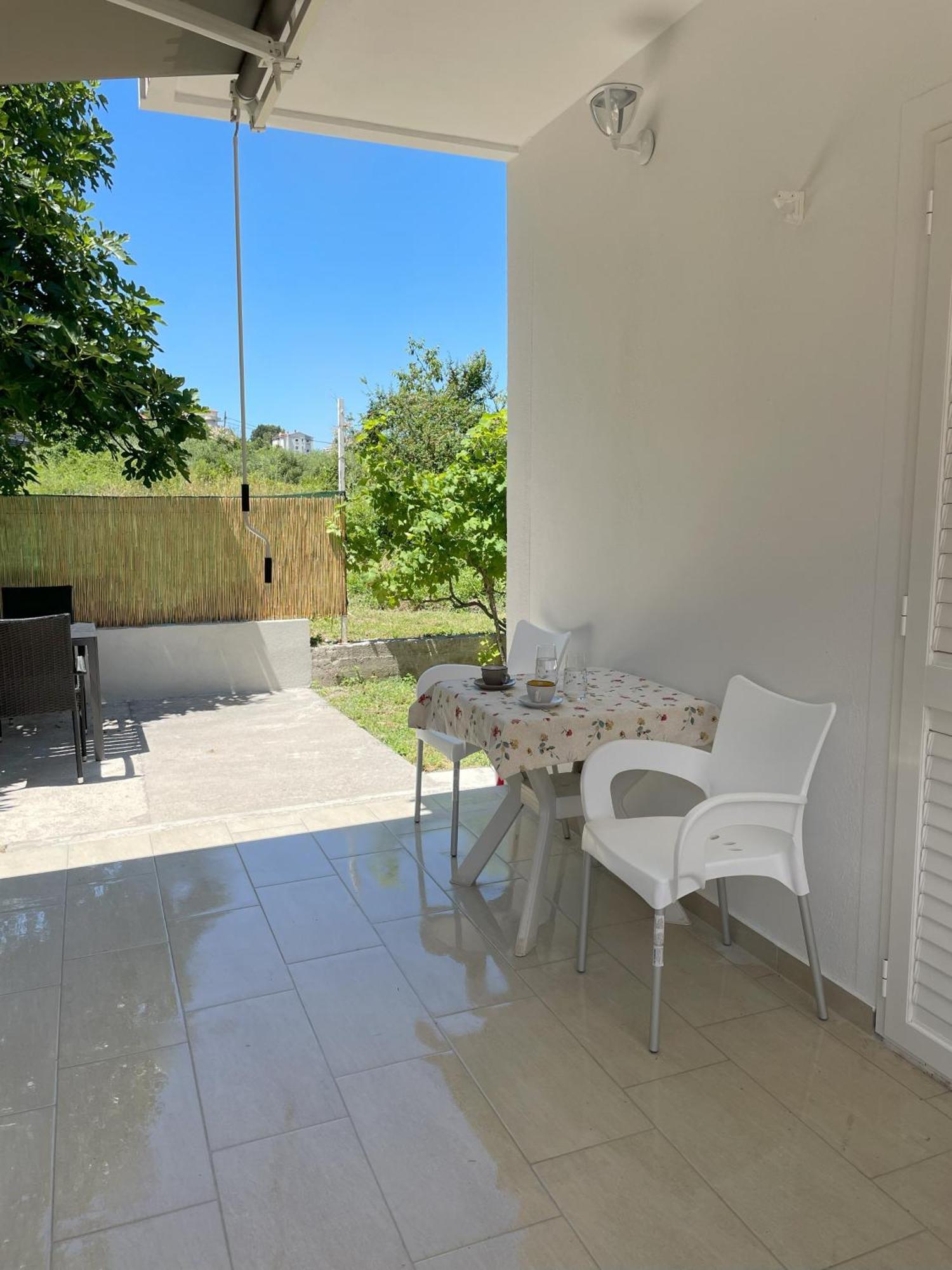 Penny Epetium Appartement Stobreč Buitenkant foto